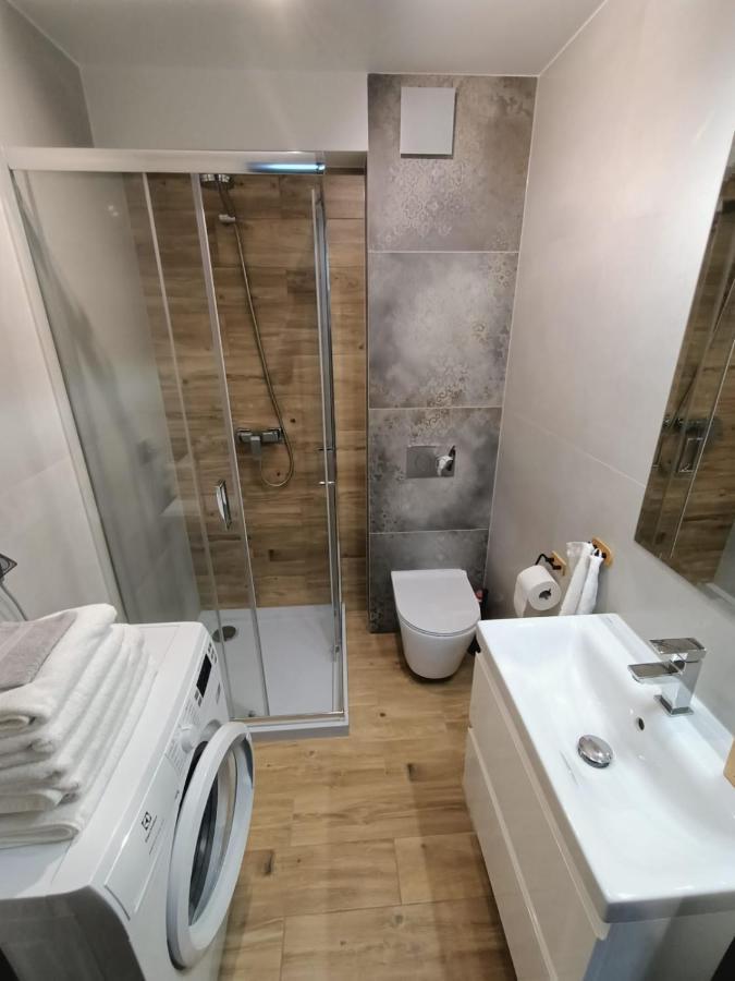 Appartamento Apartament Janowskiego Klimatyzacja, Air Conditioning, Ground Floor, Parking, Parter, Cisza I Spokoj, Quiet And Pleasant, Idealny Na Odpoczynek Perfect For Rest Kielce Esterno foto